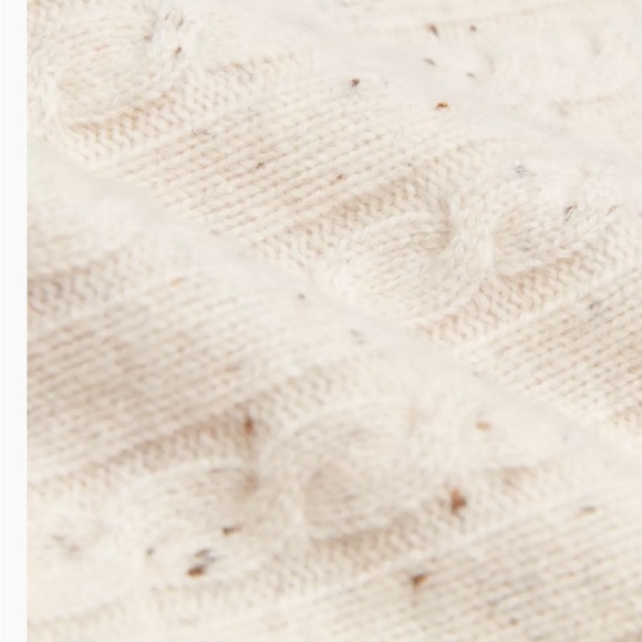 Aritzia TNA Cashwool Lyn Sweater - Picture 3 of 10